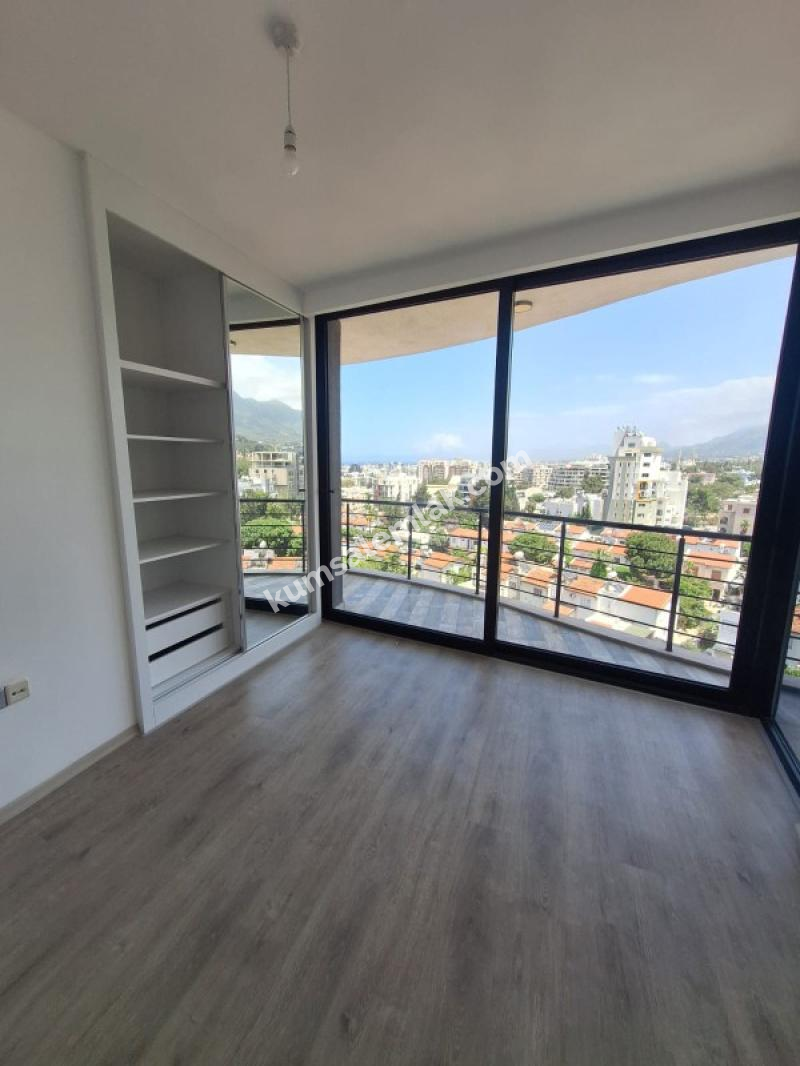 GİRNE MERKEZ BÖLGESİNDE LÜKS SİTE İÇERİSİNDE SATILIK 2 + 1 DAİRELER