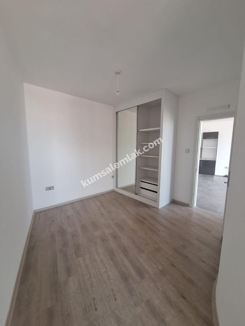 GİRNE MERKEZ BÖLGESİNDE LÜKS SİTE İÇERİSİNDE SATILIK 2 + 1 DAİRELER