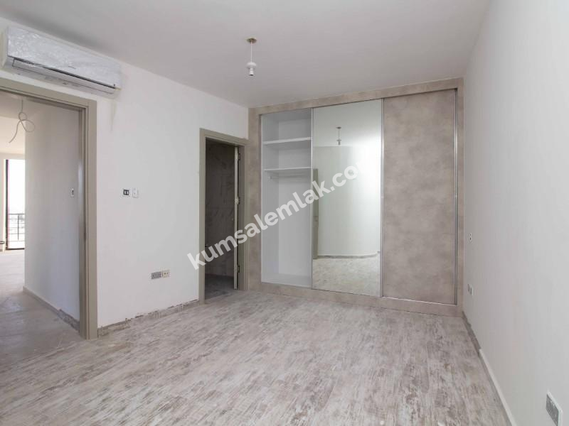 GİRNE MERKEZ BÖLGESİNDE LÜKS SİTE İÇERİSİNDE SATILIK 3 + 1 DUBLEX DAİRELER