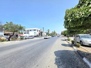 KKTC Girnede Ana Cadde Üzeri Tabela Değeri Çok Yüksek Kiralık Çift Dükkan