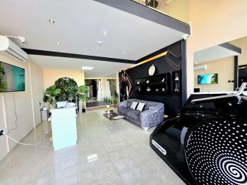 KKTC Girnede Ana Cadde Üzeri Tabela Değeri Çok Yüksek Kiralık Çift Dükkan