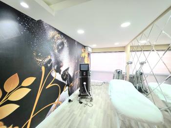 KKTC Girnede Ana Cadde Üzeri Tabela Değeri Çok Yüksek Kiralık Çift Dükkan