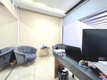 KKTC Girnede Ana Cadde Üzeri Tabela Değeri Çok Yüksek Kiralık Çift Dükkan