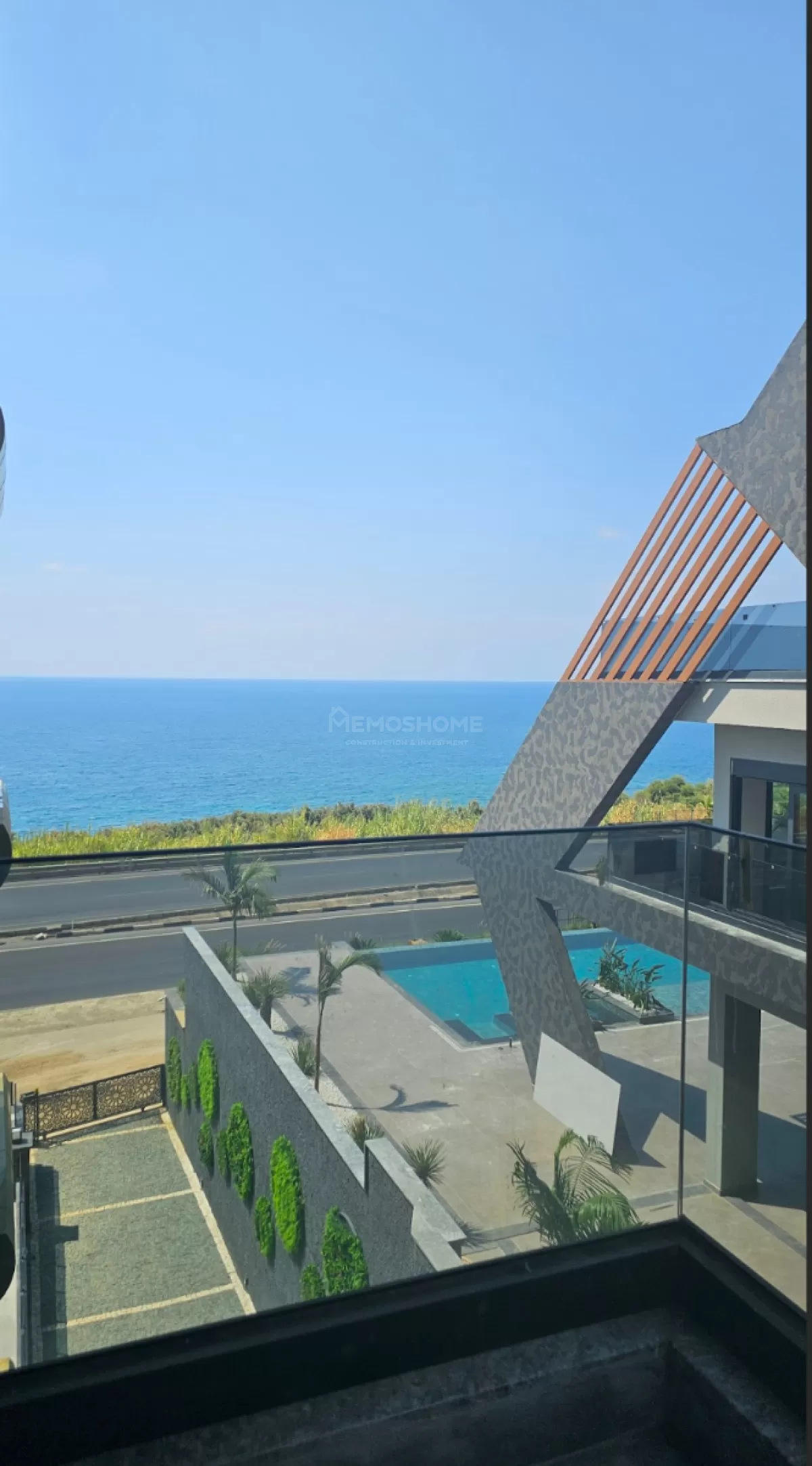 Modern Living i Kargicak