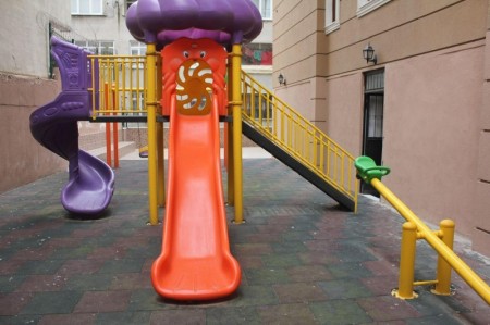 Binevler'de Metroya 5 Dk Düz Giriş 2+1 İskanlı Satılık Daire