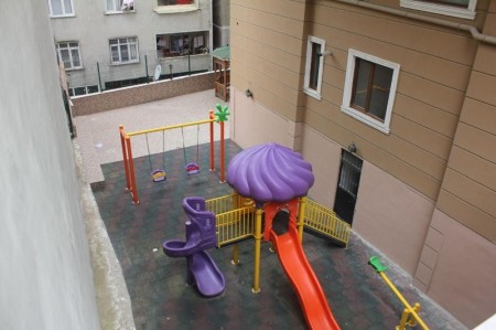 Binevler'de Metroya 5 Dk Düz Giriş 2+1 İskanlı Satılık Daire
