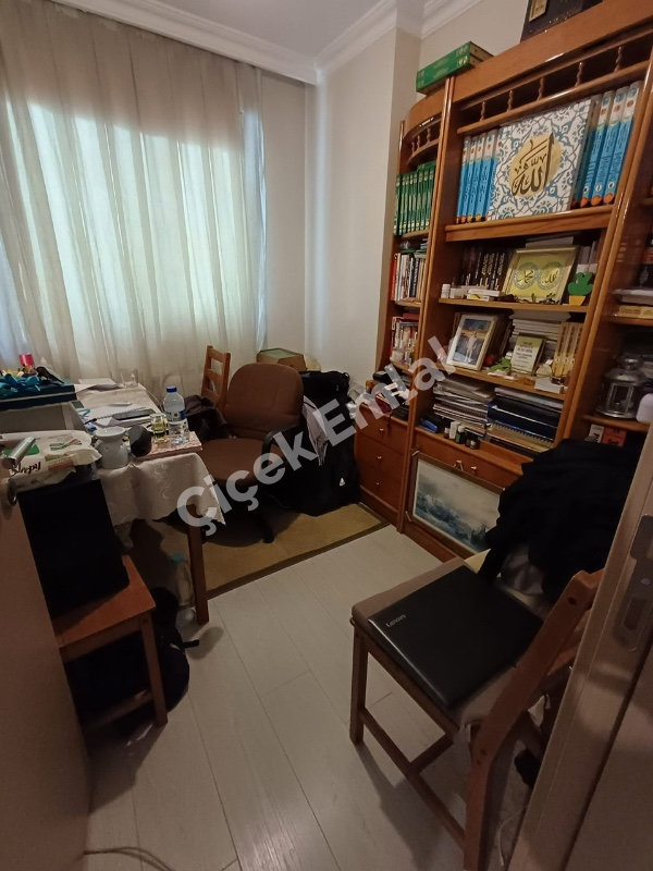 Binevler'de Metroya 5 Dk Düz Giriş 2+1 İskanlı Satılık Daire