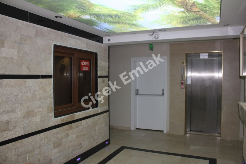 Binevler'de Metroya 5 Dk Düz Giriş 2+1 İskanlı Satılık Daire