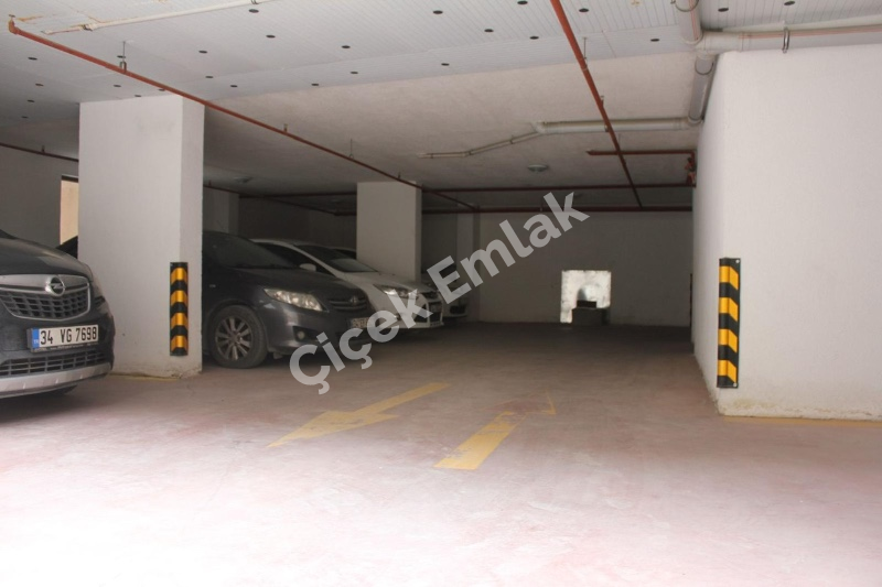 Binevler'de Metroya 5 Dk Düz Giriş 2+1 İskanlı Satılık Daire