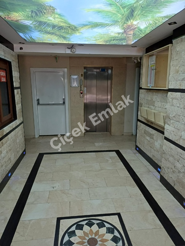 Binevler'de Metroya 5 Dk Düz Giriş 2+1 İskanlı Satılık Daire