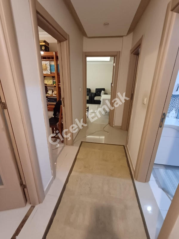 Binevler'de Metroya 5 Dk Düz Giriş 2+1 İskanlı Satılık Daire