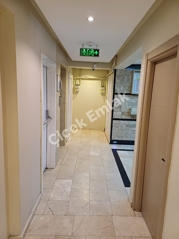 Binevler'de Metroya 5 Dk Düz Giriş 2+1 İskanlı Satılık Daire