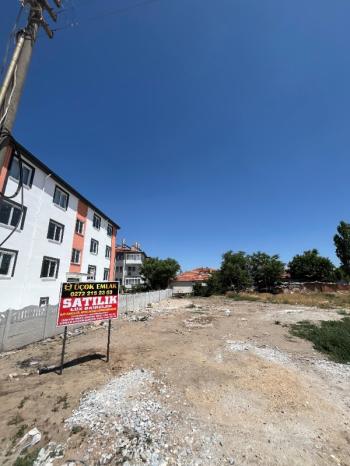 AFYON ÜÇOK EMLAKTAN MAREŞALDE SATILIK TOPRAKTAN 2+1 DAİRELER