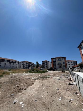 AFYON ÜÇOK EMLAKTAN MAREŞALDE SATILIK TOPRAKTAN 2+1 DAİRELER