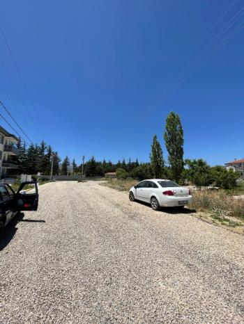 AFYON ÜÇOK EMLAKTAN MAREŞEL F ÇAKMAK MAH SATILIK 2+1 SIFIR TOPRAKTAN DAİRELER 