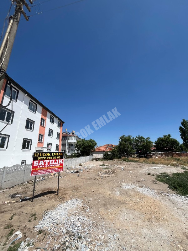 AFYON ÜÇOK EMLAKTAN MAREŞALDE SATILIK TOPRAKTAN 2+1 DAİRELER