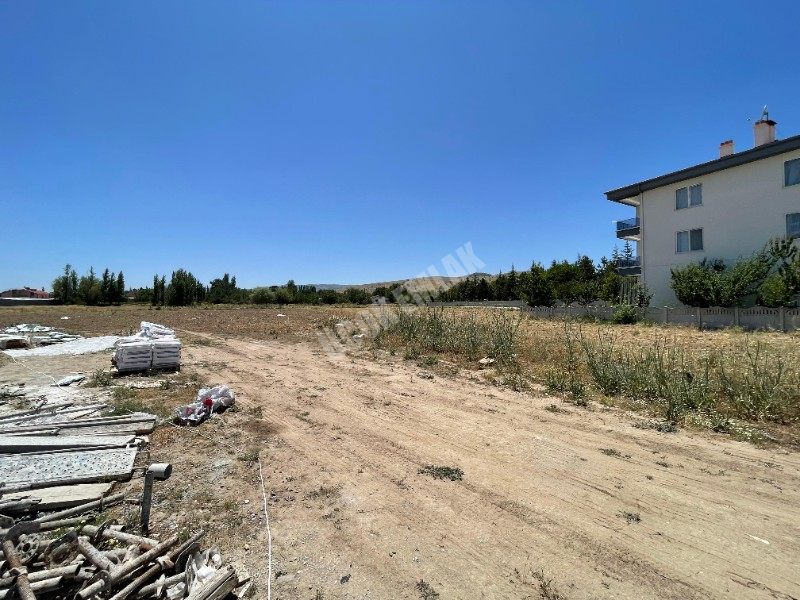 AFYON ÜÇOK EMLAKTAN MAREŞEL F ÇAKMAK MAH SATILIK 2+1 SIFIR TOPRAKTAN DAİRELER 