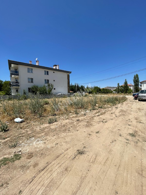 AFYON ÜÇOK EMLAKTAN MAREŞEL F ÇAKMAK MAH SATILIK 2+1 SIFIR TOPRAKTAN DAİRELER 