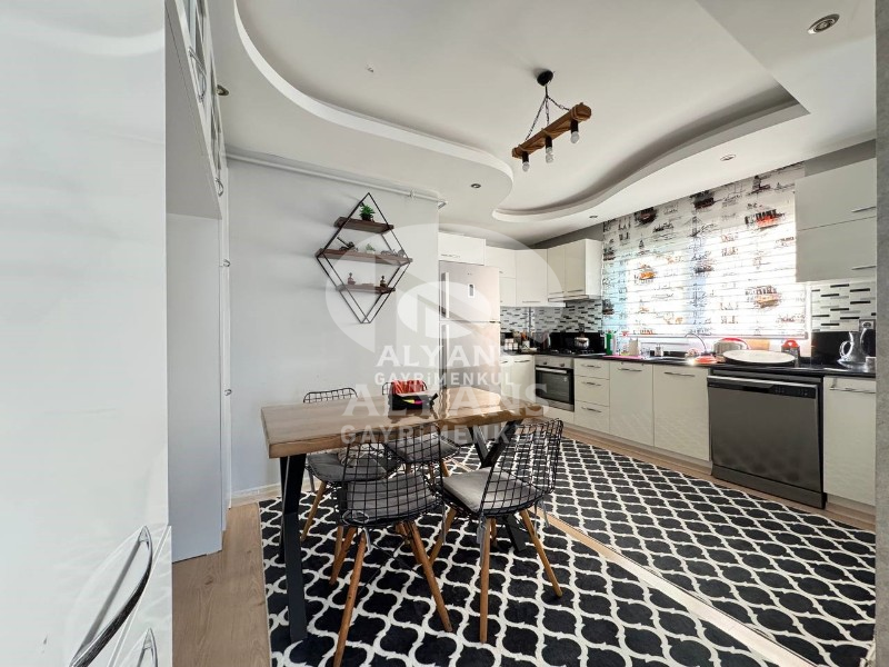 ALYANS'TAN SOLİ CENTER CİVARI GENİŞ m2'DE LÜKS İSKANLI 3+1