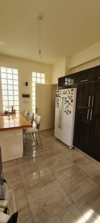 Lefkoşa Yenikent Bölgesinde SATILIK 4+2 VİLLA