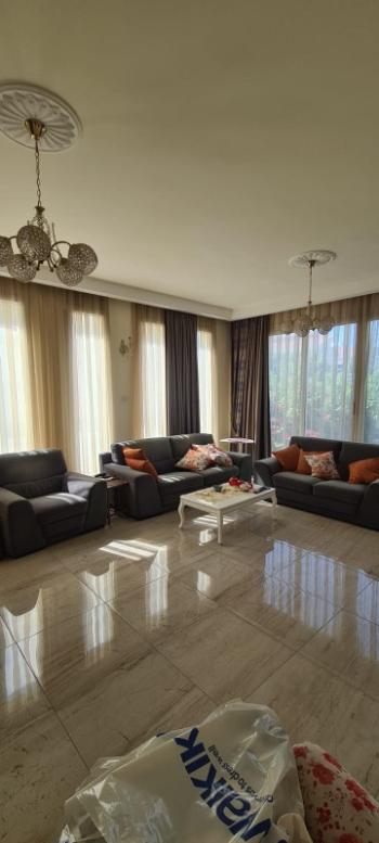 Lefkoşa Yenikent Bölgesinde SATILIK 4+2 VİLLA