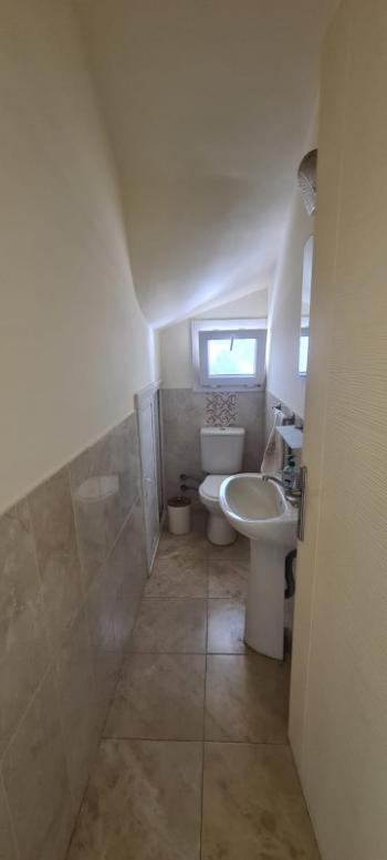 Lefkoşa Yenikent Bölgesinde SATILIK 4+2 VİLLA
