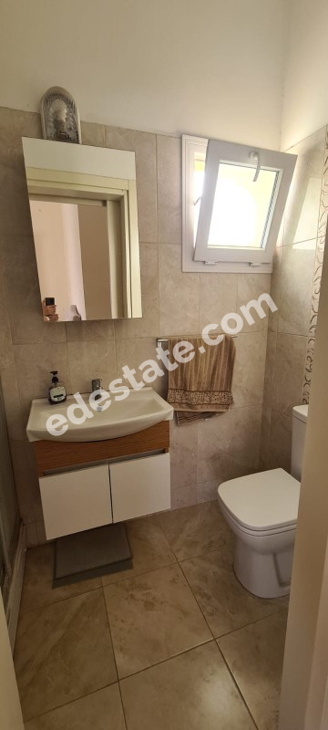 Lefkoşa Yenikent Bölgesinde SATILIK 4+2 VİLLA