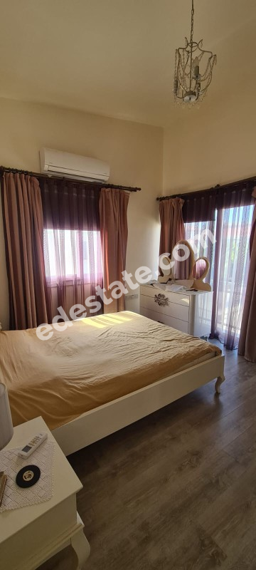 Lefkoşa Yenikent Bölgesinde SATILIK 4+2 VİLLA