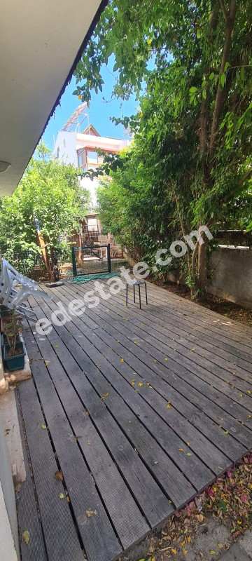 Lefkoşa Yenikent Bölgesinde SATILIK 4+2 VİLLA