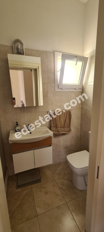 Lefkoşa Yenikent Bölgesinde SATILIK 4+2 VİLLA