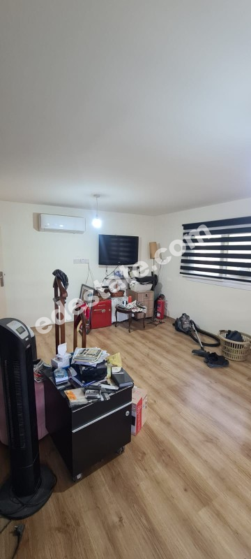 Lefkoşa Yenikent Bölgesinde SATILIK 4+2 VİLLA