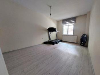 WEN BERKAN GÜLER'DEN GAZİOSMANPAŞA  KARAYOLLARI MAH'DA 2+1 90m2 1. KAT