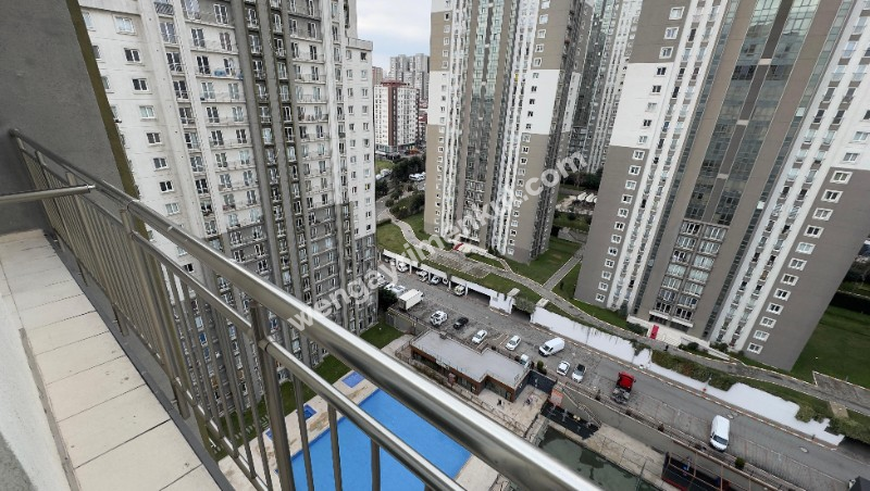 INNOVIA 2 SİTESİ - SATILIK 2+1 DAİRE - 2 BANYO HAVUZ MANZARALI