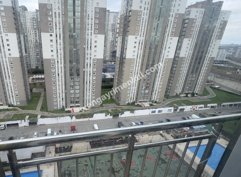 INNOVIA 2 SİTESİ - SATILIK 2+1 DAİRE - 2 BANYO HAVUZ MANZARALI