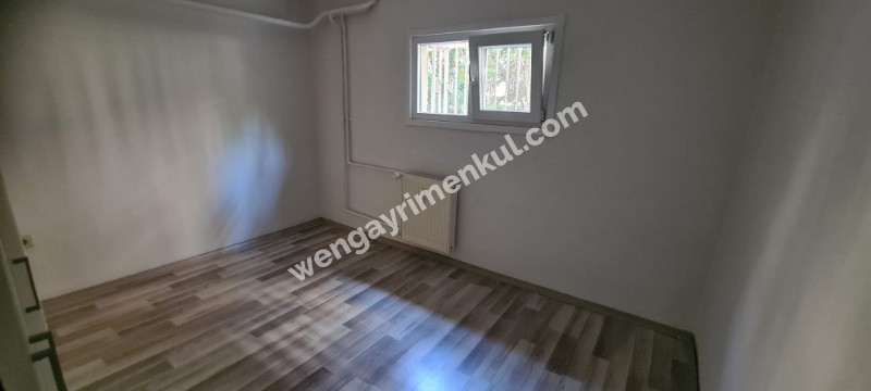 ACIBADEM ÇESAN SİTESİ BAHÇE KATI SATILIK 2+1