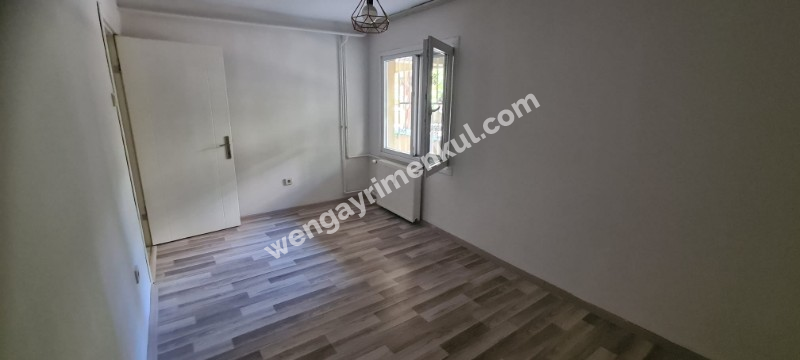 ACIBADEM ÇESAN SİTESİ BAHÇE KATI SATILIK 2+1