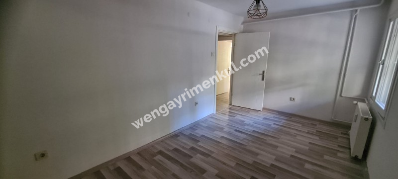 ACIBADEM ÇESAN SİTESİ BAHÇE KATI SATILIK 2+1
