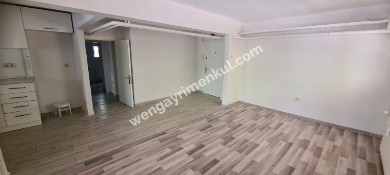 ACIBADEM ÇESAN SİTESİ BAHÇE KATI SATILIK 2+1