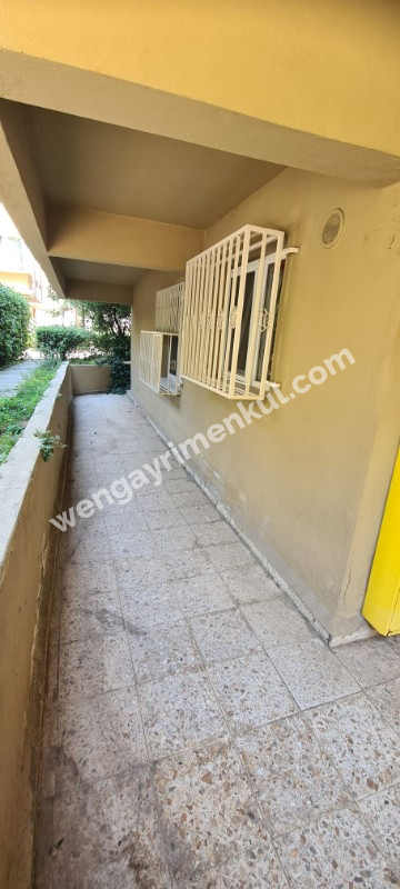 ACIBADEM ÇESAN SİTESİ BAHÇE KATI SATILIK 2+1