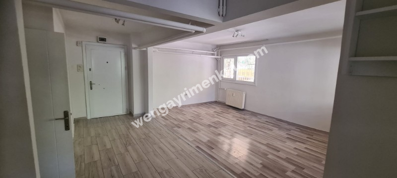 ACIBADEM ÇESAN SİTESİ BAHÇE KATI SATILIK 2+1