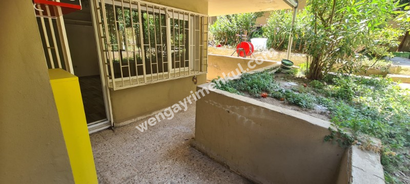 ACIBADEM ÇESAN SİTESİ BAHÇE KATI SATILIK 2+1