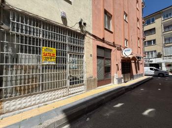 GÜVENAY – ÇORUM KULAKSIZ CAMİ KARŞISI – 63 M² SATILIK DEPO