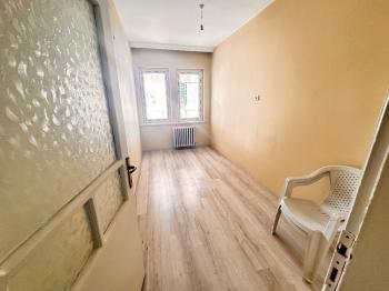 GÜVENAY – ÇORUM BUHARAEVLER – PERŞEMBE PAZARI YAKINI – SATILIK ARA KAT 3+1 DAİRE