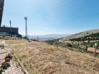 GÜVENAY – ÇORUM ÇORAKLIK ÜSTÜ BAYRAKTEPE HOBİ BAHÇELERİ – SATILIK DOĞAL TAŞ EVLİ BAHÇE