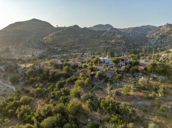 Marmaris Bayır’da doğayla iç içe bir yaşam fırsatı Prefabrik Ev ve Arsası