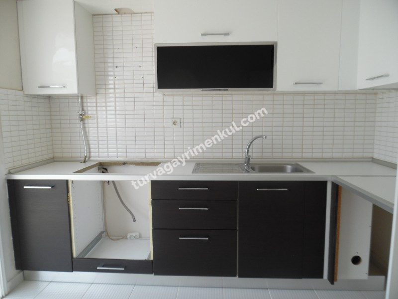 ALİ KAYAN OKULU YAKININDA 2+1 ARAKAT SATILIK DAİRE 