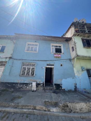 AFYON ÜÇOK EMLAKTAN AKMESCİT MAH 4+1 MÜSTAKİL EV *