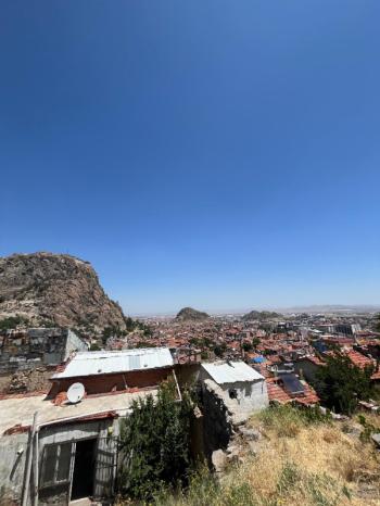 AFYON ÜÇOK EMLAKTAN AKMESCİT MAH 4+1 MÜSTAKİL EV *