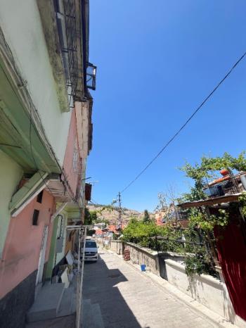 AFYON ÜÇOK EMLAKTAN AKMESCİT MAH 4+1 MÜSTAKİL EV *