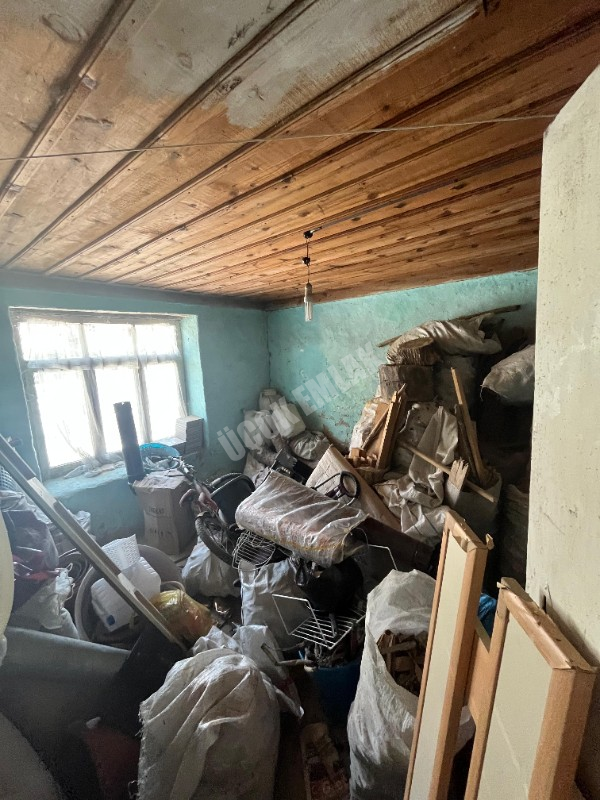 AFYON ÜÇOK EMLAKTAN AKMESCİT MAH 4+1 MÜSTAKİL EV *